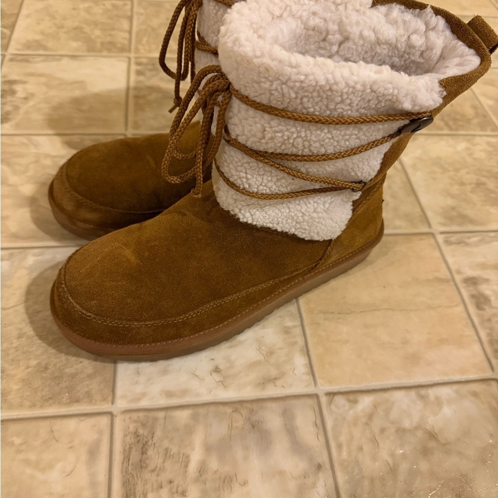 Koolaburra Brown Suede with White Fleece Boots - Picture 2 of 5